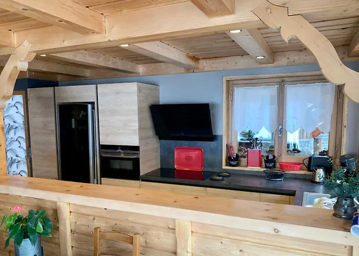 Apartment In Morzine - Ski In - Sleeps 6